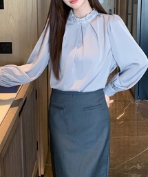 ビジュー付き クルーネック サテン長袖シャツ