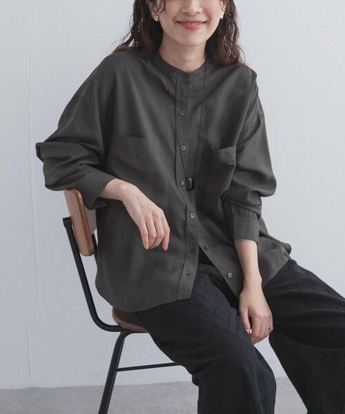 URBAN RESEARCH DOORS(アーバンリサーチドアーズ)の「ダブルポケットニュアンスシャツ(シャツ/ブラウス・レディース・チャコールグレー/ベージュ系その他/イエロー系その他・FREE)」の4枚目の写真