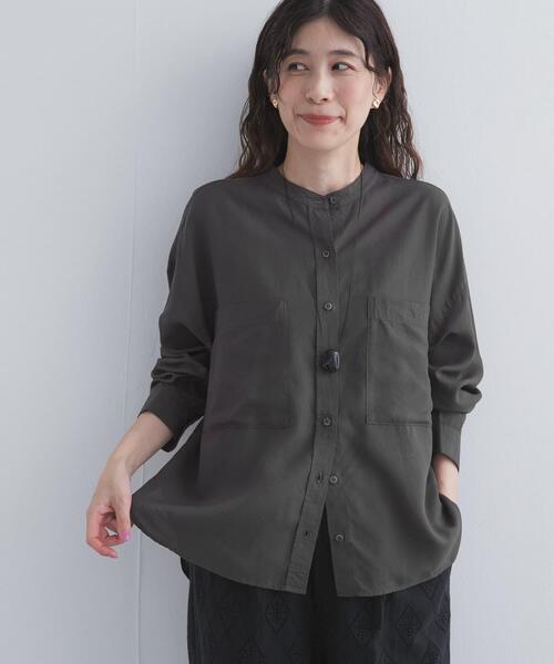 URBAN RESEARCH DOORS(アーバンリサーチドアーズ)の「ダブルポケットニュアンスシャツ(シャツ/ブラウス・レディース・チャコールグレー/ベージュ系その他/イエロー系その他・FREE)」の5枚目の写真