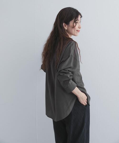 URBAN RESEARCH DOORS(アーバンリサーチドアーズ)の「ダブルポケットニュアンスシャツ(シャツ/ブラウス・レディース・チャコールグレー/ベージュ系その他/イエロー系その他・FREE)」の9枚目の写真
