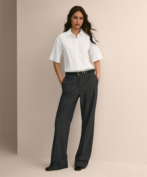 BROOKS BROTHERS（ブルックスブラザーズ）の「コットン　ドロップショルダー　ショートスリーブシャツ　Classic Fit（シャツ/ブラウス・レディース・ホワイト・SMALL/X-SMALL/LARGE/MEDIUM）」の3枚目の写真