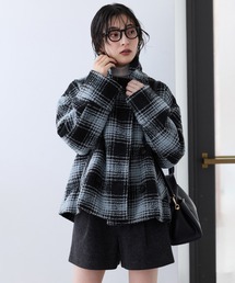 VIS（ビス）の「ファー付きチェックショートコート（ピーコート）」