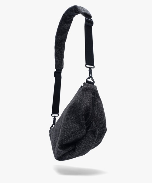 Cote&Ciel(コートエシエル)の「【cote&ciel/コートエシエル】 Orne Tweed Anthracite / ショルダーバッグ(ショルダーバッグ・メンズ・ブラック×グレー・FREE)」の1枚目の写真