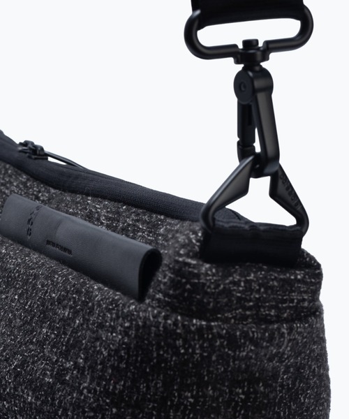Cote&Ciel(コートエシエル)の「【cote&ciel/コートエシエル】 Orne Tweed Anthracite / ショルダーバッグ(ショルダーバッグ・メンズ・ブラック×グレー・FREE)」の10枚目の写真