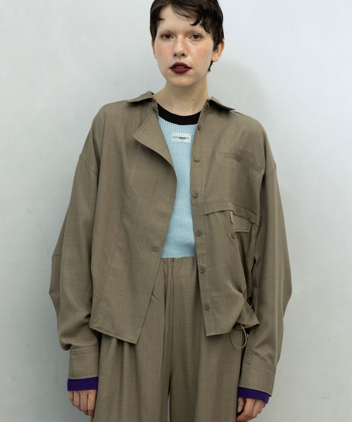 MARECHAL TERRE(マルシャルテル)の「デザインシャツ(シャツ/ブラウス・レディース・カーキ/ベージュ/チャコールグレー/ブラック・MEDIUM)」の12枚目の写真