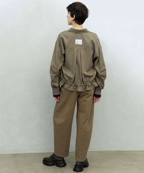 MARECHAL TERRE(マルシャルテル)の「デザインシャツ(シャツ/ブラウス・レディース・カーキ/ベージュ/チャコールグレー/ブラック・MEDIUM)」の15枚目の写真