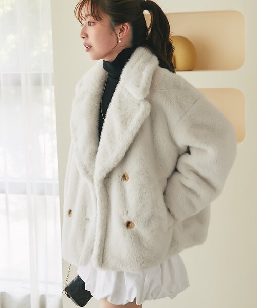 La boutique BonBon(ラブティックボンボン)の「Mink-like fauxfurピーコート(ピーコート・レディース・ブラウン/オフホワイト・FREE)」の2枚目の写真
