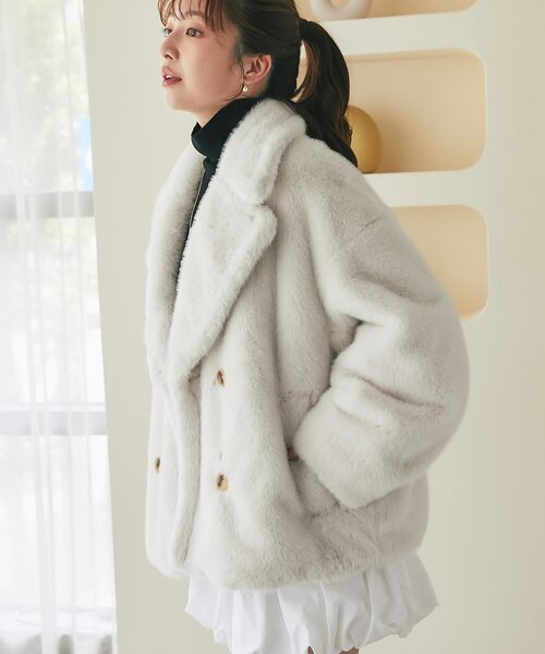 La boutique BonBon(ラブティックボンボン)の「Mink-like fauxfurピーコート(ピーコート・レディース・ブラウン/オフホワイト・FREE)」の4枚目の写真