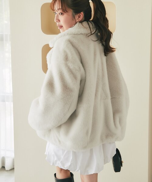 La boutique BonBon(ラブティックボンボン)の「Mink-like fauxfurピーコート(ピーコート・レディース・ブラウン/オフホワイト・FREE)」の5枚目の写真