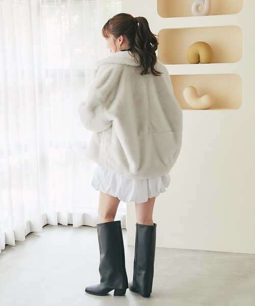 La boutique BonBon(ラブティックボンボン)の「Mink-like fauxfurピーコート(ピーコート・レディース・ブラウン/オフホワイト・FREE)」の10枚目の写真
