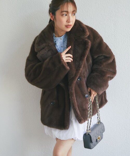 La boutique BonBon(ラブティックボンボン)の「Mink-like fauxfurピーコート(ピーコート・レディース・ブラウン/オフホワイト・FREE)」の12枚目の写真