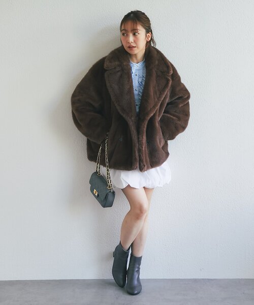 La boutique BonBon(ラブティックボンボン)の「Mink-like fauxfurピーコート(ピーコート・レディース・ブラウン/オフホワイト・FREE)」の15枚目の写真