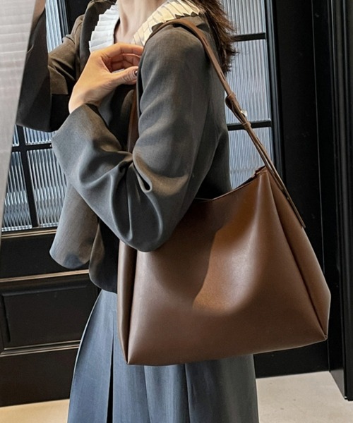 STYLEBLOCK(スタイルブロック)の「大容量ポーチ付きショルダーバッグ/A4サイズ対応(ショルダーバッグ・レディース・ブラック/ダークブラウン・FREE)」の18枚目の写真
