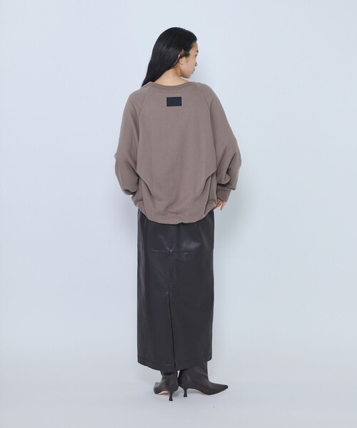 COGTHEBIGSMOKE(コグザビッグスモーク)の「<COGTHEBIGSMOKE /コグ ザ ビッグ スモーク>“OLIVER PUFFY HEM”スウェットトップス(スウェット・レディース・ライトグレー/グレイッシュベージュ・1)」の9枚目の写真
