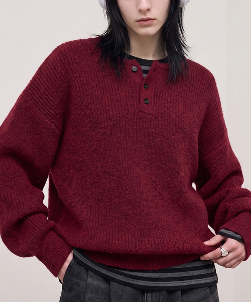 Alfred Alex(アルフレッドアレックス)の「【Alfred Alex】Oversized Henley Rib Knit / オーバーサイズ ヘンリーネックリブニット(ニット/セーター・メンズ・チャコールグレー/グレー/スミクロ/ダークブラウン/ブルー系/ワインレッド・M/L)」の6枚目の写真