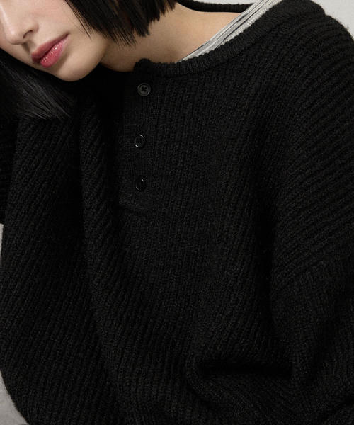 Alfred Alex(アルフレッドアレックス)の「【Alfred Alex】Oversized Henley Rib Knit / オーバーサイズ ヘンリーネックリブニット(ニット/セーター・メンズ・チャコールグレー/グレー/スミクロ/ダークブラウン/ブルー系/ワインレッド・M/L)」の11枚目の写真