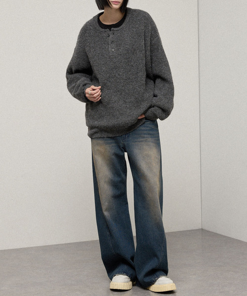 Alfred Alex(アルフレッドアレックス)の「【Alfred Alex】Oversized Henley Rib Knit / オーバーサイズ ヘンリーネックリブニット(ニット/セーター・メンズ・チャコールグレー/グレー/スミクロ/ダークブラウン/ブルー系/ワインレッド・M/L)」の20枚目の写真