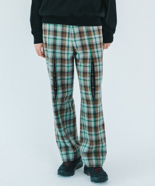 soduk（スドーク）の「“on the knee” easy trousers / オンザニーイージートラウザーズ（その他パンツ・レディース・チャコールグレー/グリーン・S/M）」の2枚目の写真