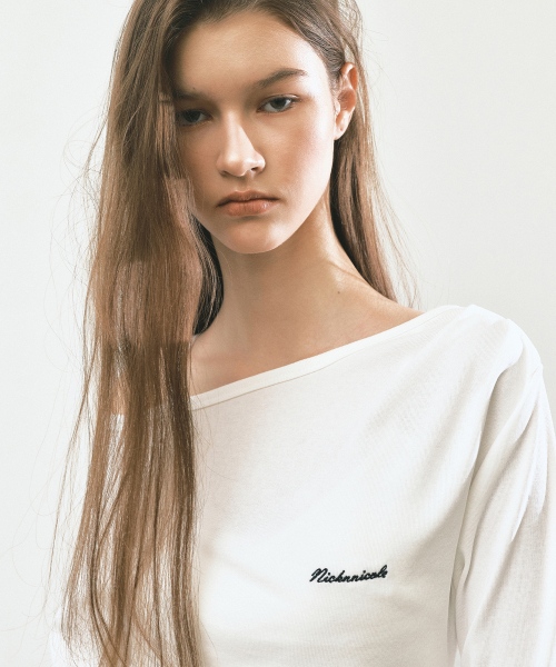 NICK&NICOLE(ニックアンドニコール)の「DIAGONAL オフショルダートップ_IVORY(Tシャツ/カットソー・レディース・アイボリー・FREE)」の3枚目の写真