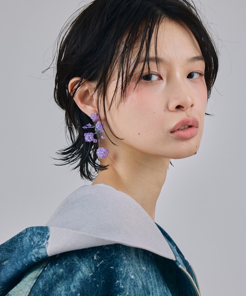NON TOKYO（ノントーキョー）の「FLOWER BRANCH EARRINGS（イヤリング・レディース・ブルー/パープル・FREE）」の2枚目の写真