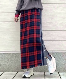 Q（キュー）の「スナップスリットチェックスカート（スカート）」