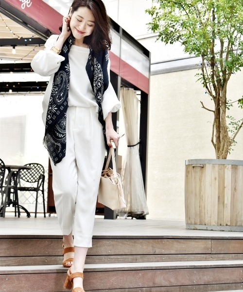 Spick & Span(スピックアンドスパン)の「≪追加≫【CLASSY.×Spick & Spanコラボ】ダブルサテン SET UP◆(その他パンツ・レディース・ホワイト/ネイビー/ナチュラル・38/36)」の2枚目の写真