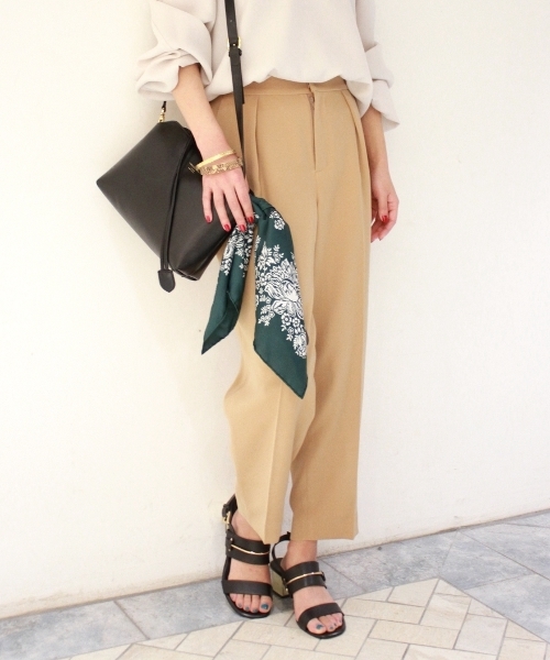 Spick & Span(スピックアンドスパン)の「≪追加≫【CLASSY.×Spick & Spanコラボ】ダブルサテン SET UP◆(その他パンツ・レディース・ホワイト/ネイビー/ナチュラル・38/36)」の15枚目の写真