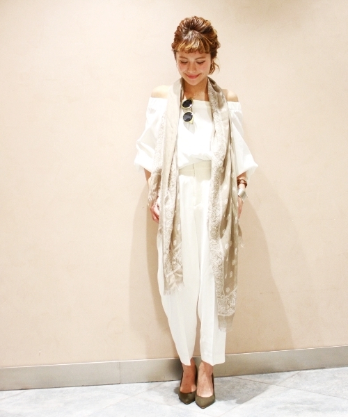 Spick & Span(スピックアンドスパン)の「≪追加≫【CLASSY.×Spick & Spanコラボ】ダブルサテン SET UP◆(その他パンツ・レディース・ホワイト/ネイビー/ナチュラル・38/36)」の9枚目の写真