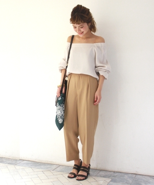 Spick & Span(スピックアンドスパン)の「≪追加≫【CLASSY.×Spick & Spanコラボ】ダブルサテン SET UP◆(その他パンツ・レディース・ホワイト/ネイビー/ナチュラル・38/36)」の10枚目の写真