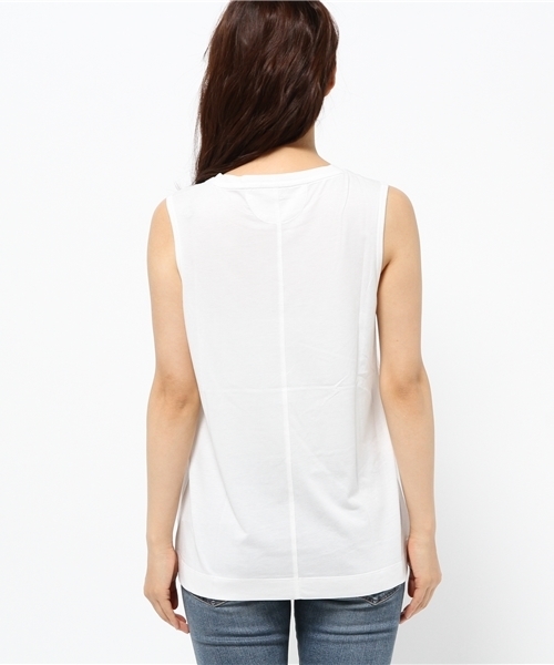 NANO universe（ナノユニバース）の「ベーシックノースリTee（Tシャツ/カットソー・レディース・オフホワイト/クリーム/ラベンダー/チャコール/ライトカーキ/ライトグレー・36/38）」の9枚目の写真