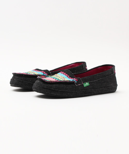 sanuk(サヌーク)の「SANUK / W RIC RAC ROW(モカシン/デッキシューズ・レディース・ブラック/オフホワイト・23.0cm/24.0cm/25.0cm/22.0cm)」の1枚目の写真