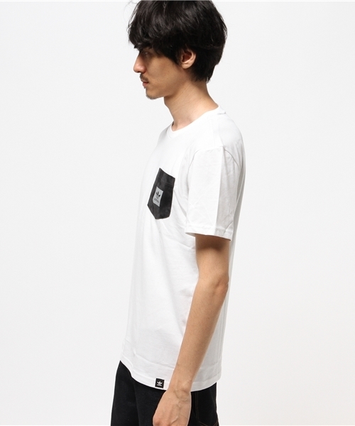 adidas（アディダス）の「オリジナルス Tシャツ[CLI CRST PK TEE]（Tシャツ/カットソー・メンズ・ホワイト・SMALL/LARGE/MEDIUM/X-LARGE/XXX-LARGE/X-SMALL/XX-LARGE）」の2枚目の写真