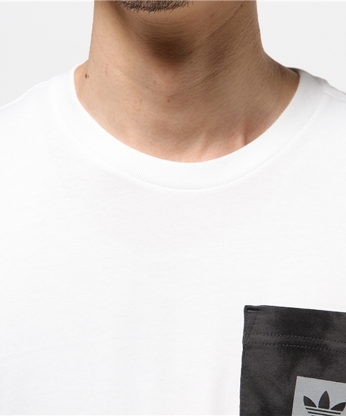 adidas（アディダス）の「オリジナルス Tシャツ[CLI CRST PK TEE]（Tシャツ/カットソー・メンズ・ホワイト・SMALL/LARGE/MEDIUM/X-LARGE/XXX-LARGE/X-SMALL/XX-LARGE）」の4枚目の写真