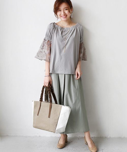 REAL CUBE(リアルキューブ)の「REAL CUBE グログランリボンフリルハンドルトートバッグ【Lサイズ】 ショルダーストラップ付(トートバッグ・レディース・ネイビー/マスタード/オフホワイト/グレー/ブラック/カーキ/グレー系その他/ブルー系その他/ベージュ系その他・L)」の14枚目の写真