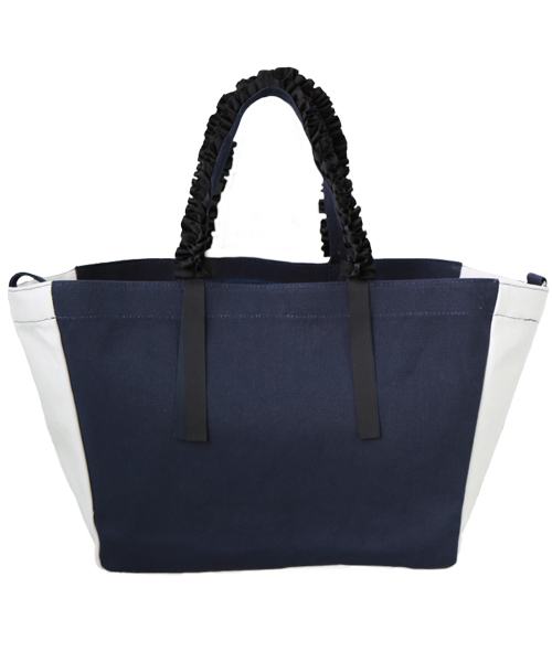 REAL CUBE(リアルキューブ)の「REAL CUBE グログランリボンフリルハンドルトートバッグ【Lサイズ】 ショルダーストラップ付(トートバッグ・レディース・ネイビー/マスタード/オフホワイト/グレー/ブラック/カーキ/グレー系その他/ブルー系その他/ベージュ系その他・L)」の16枚目の写真