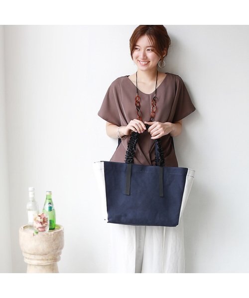 REAL CUBE(リアルキューブ)の「REAL CUBE グログランリボンフリルハンドルトートバッグ【Lサイズ】 ショルダーストラップ付(トートバッグ・レディース・ネイビー/マスタード/オフホワイト/グレー/ブラック/カーキ/グレー系その他/ブルー系その他/ベージュ系その他・L)」の20枚目の写真