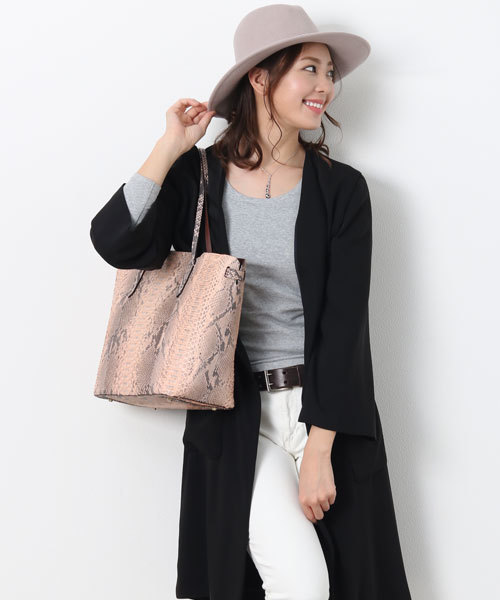 HALEINE（アレンヌ）の「パイソンレザートートバッグ（トートバッグ・レディース・ベージュ/ネイビー/ナチュラル/ブラウン/ダークブラウン/ピンク/ブラック・FREE）」の7枚目の写真