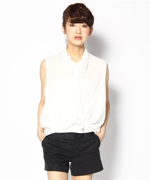 MIDWEST(ミッドウエスト)の「MINK PINK 襟レースノースリーブシャツ(シャツ/ブラウス・レディース・オフホワイト・SMALL)」の1枚目の写真