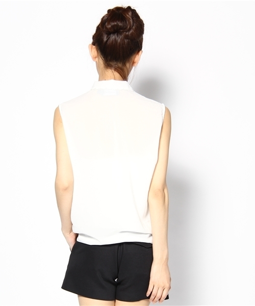 MIDWEST(ミッドウエスト)の「MINK PINK 襟レースノースリーブシャツ(シャツ/ブラウス・レディース・オフホワイト・SMALL)」の4枚目の写真