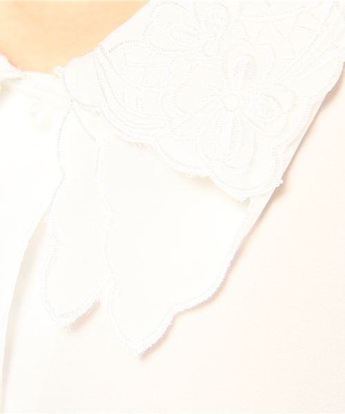 MIDWEST(ミッドウエスト)の「MINK PINK 襟レースノースリーブシャツ(シャツ/ブラウス・レディース・オフホワイト・SMALL)」の7枚目の写真