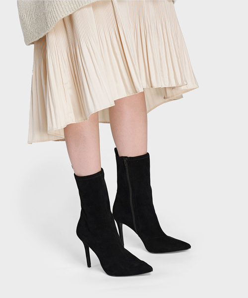 CHARLES & KEITH(チャールズ & キース)の「テクスチャードカフブーツスティレット / TEXTURED CALF BOOT STILETTOS(ブーツ・レディース・ネイビー/ブラック/グレー・22.5cm/23.5cm/23cm/24.5cm/25.5cm/25cm)」の21枚目の写真