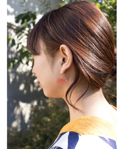 カヤ（カヤ）の「【カヤ】琉金ピアス（ピアス（両耳用）・レディース・ホワイト×レッド/ホワイト×ブラック・FREE）」の4枚目の写真