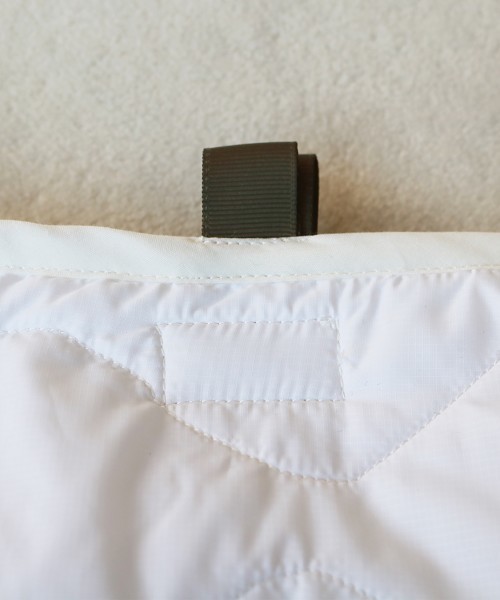 TODAYFUL（トゥデイフル）の「キルティングナイロンサコッシュ（ショルダーバッグ・レディース・ホワイト/ブラック/カーキ・FREE）」の8枚目の写真