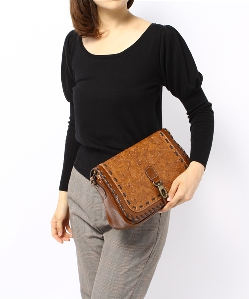 goa（ゴア）の「ペイズリー型押しショルダーBag（ショルダーバッグ・レディース・ブラウン・FREE）」の2枚目の写真