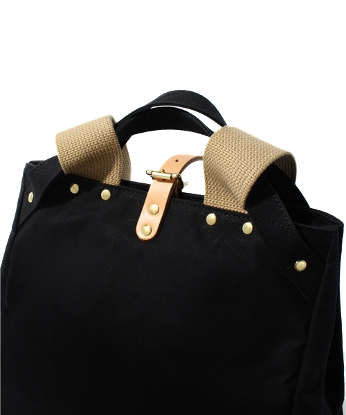 BIRKENSTOCK（ビルケンシュトック）の「NEUTRAL/ニュートラル　ユーティリティバッグ ブラック×ネイビードット（バックパック/リュック・メンズ・ブラック・FREE）」の7枚目の写真