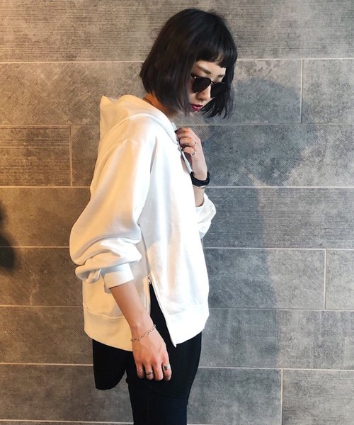 PAGEBOY(ページボーイ)の「サイド ZIPユルパーカー(Tシャツ/カットソー・レディース・ホワイト/ブラック/キャメル・FREE)」の11枚目の写真