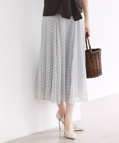 &. NOSTALGIA（アンドドットノスタルジア）の「《高田麻紀子さん着用》フラワー刺繍楊柳フレアスカート（スカート・レディース・ブラック/グレー系その他・FREE）」の3枚目の写真