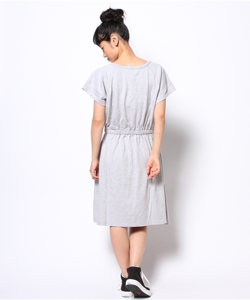 BEAMS BOY（ビームスボーイ）の「○BEAMS BOY / 天竺 ウエスト ギャザー ワンピース **（ワンピース・レディース・グレー/ネイビー・ONE SIZE）」の7枚目の写真