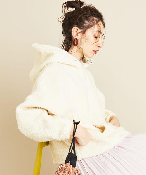 BEAUTY&YOUTH UNITED ARROWS(ビューティーアンドユースユナイテッドアローズ)の「【WEB限定】by ※∴ボアボンディングフードパーカー -ウォッシャブル-(パーカー・レディース・モカ/オフホワイト/ブラック・FREE)」の2枚目の写真