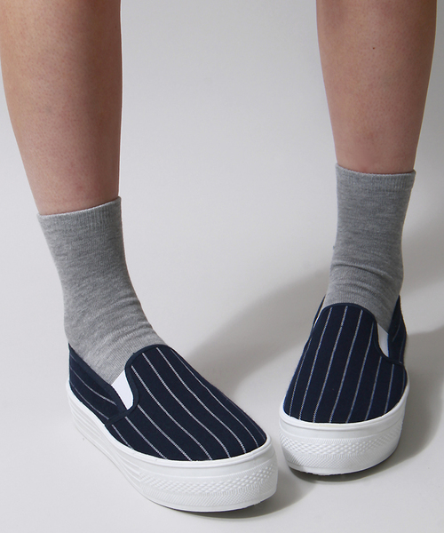 WEGO（ウィゴー）の「WEGO/厚底スリッポン（スニーカー・レディース・ホワイト/ブラック/カモフラージュ/ブラック系その他/その他2・24.5cm/23.5cm）」の5枚目の写真